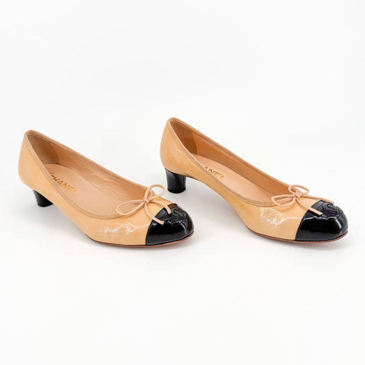 Chanel CC Cap Toe Kitten Pumps in Beige & Black Patent Leather Size 39.5