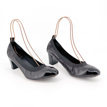 Chanel Elastic Cap Toe CC Pumps in Black Leather Size 40