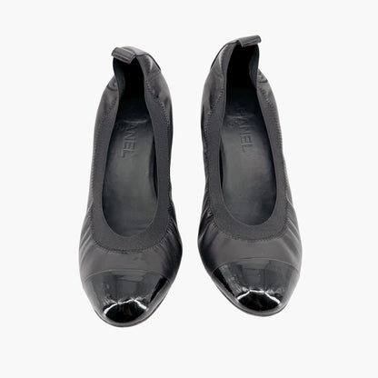 Chanel Elastic Cap Toe CC Pumps in Black Leather Size 40