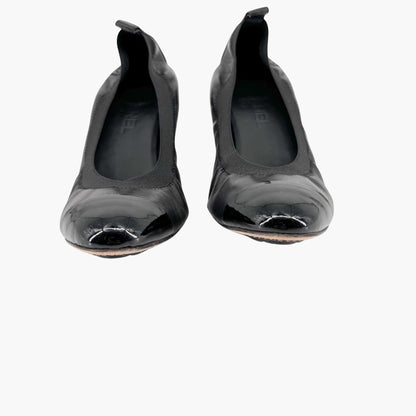Chanel Elastic Cap Toe CC Pumps in Black Leather Size 40