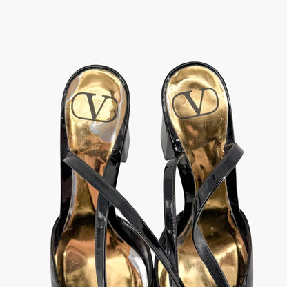 Valentino Garavani One Stud Pumps in Black Patent Leather Size 37