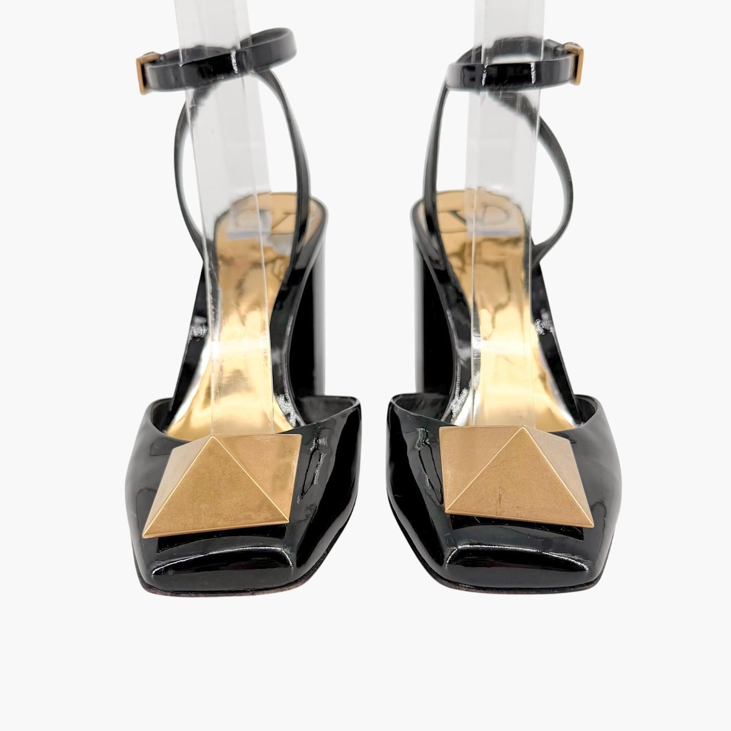 Valentino Garavani One Stud Pumps in Black Patent Leather Size 37
