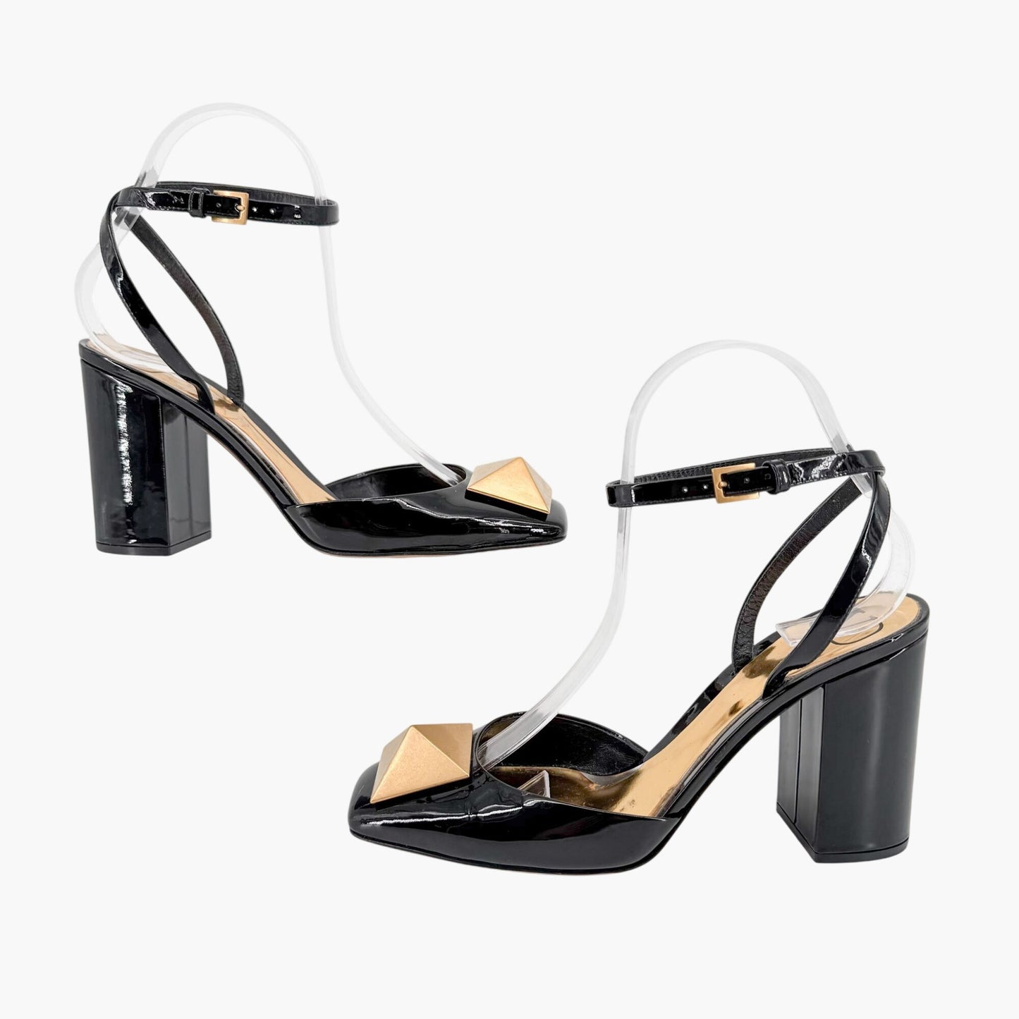 Valentino Garavani One Stud Pumps in Black Patent Leather Size 37