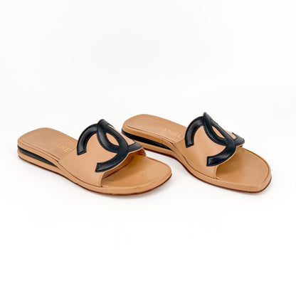 Vintage Chanel Cambon CC Slide Sandals Beige Black Size 37.5