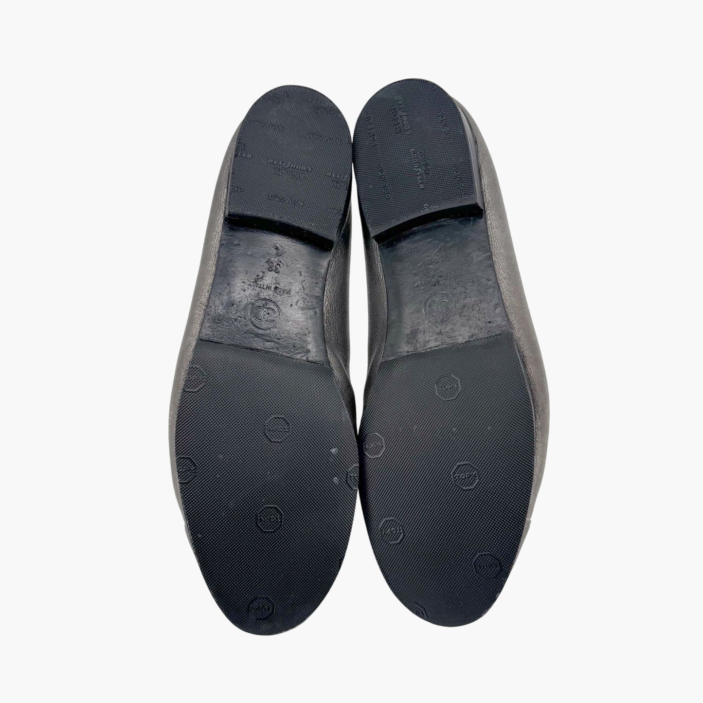 Chanel CC Cap Toe Ballerina Flats in Metallic Grey Leather – Size 38