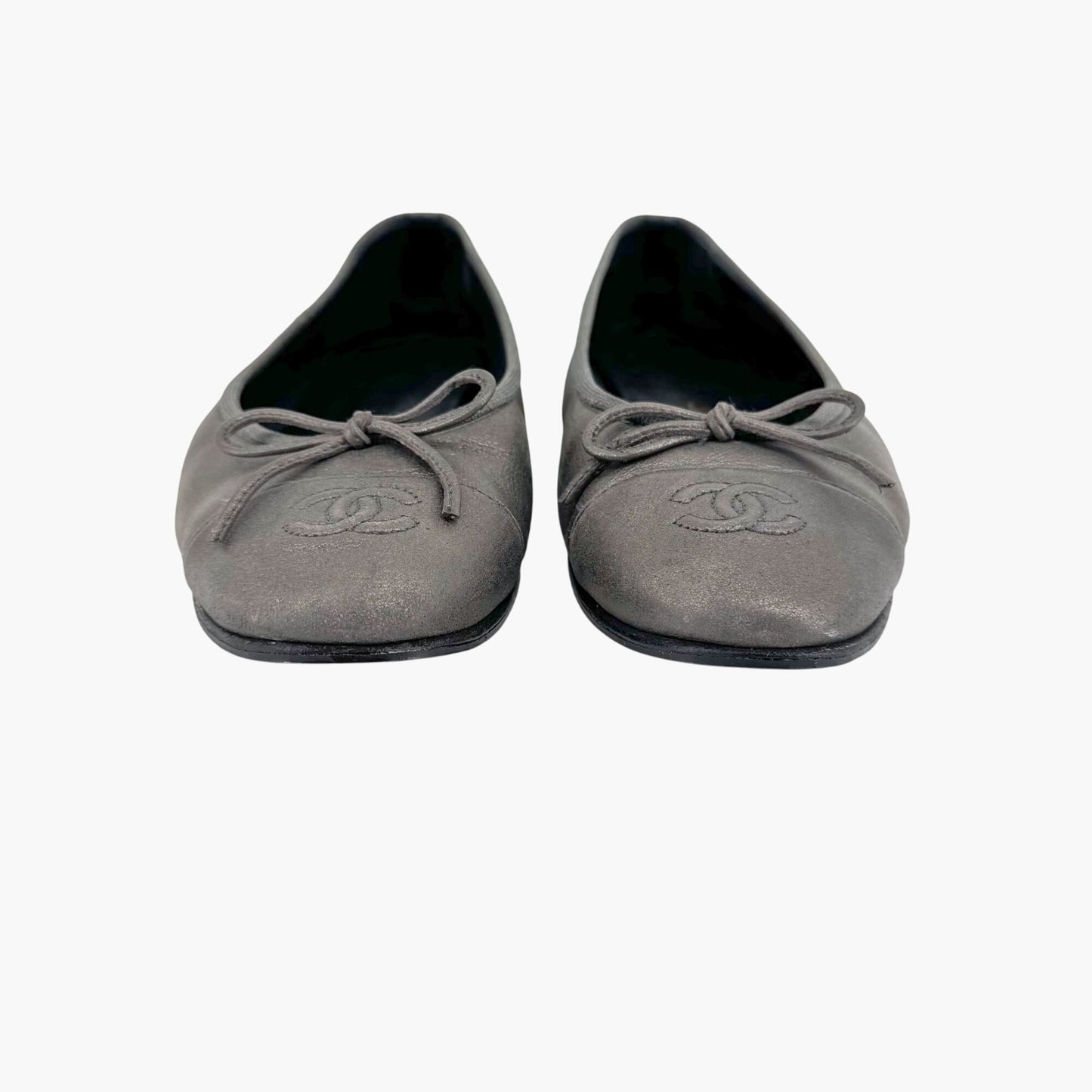 Chanel CC Cap Toe Ballerina Flats in Metallic Grey Leather – Size 38