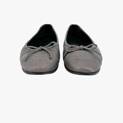 Chanel CC Cap Toe Ballerina Flats in Metallic Grey Leather – Size 38