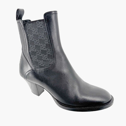 Fendi Script Logo Chelsea Ankle Boots in Black Leather Size 38