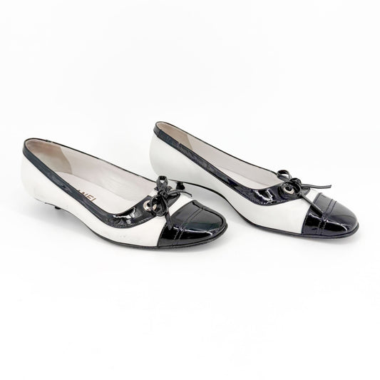 Vintage Chanel Cap Toe Kitten Pumps Black White Size 38