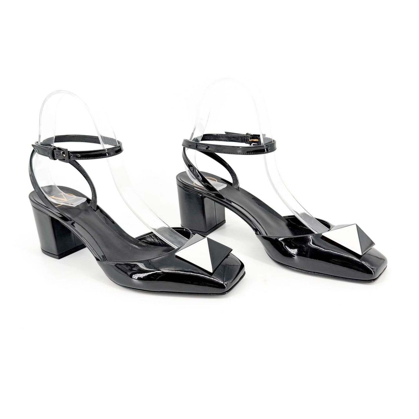 Valentino Garavani One Stud Pumps in Black Patent Leather Size 38