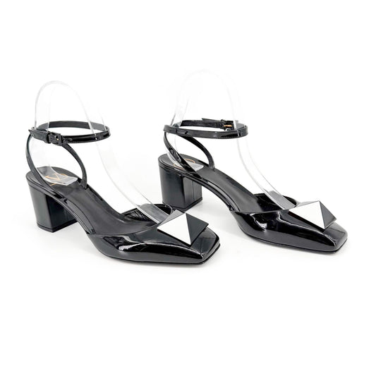 Valentino Garavani One Stud Pumps in Black Patent Leather Size 38