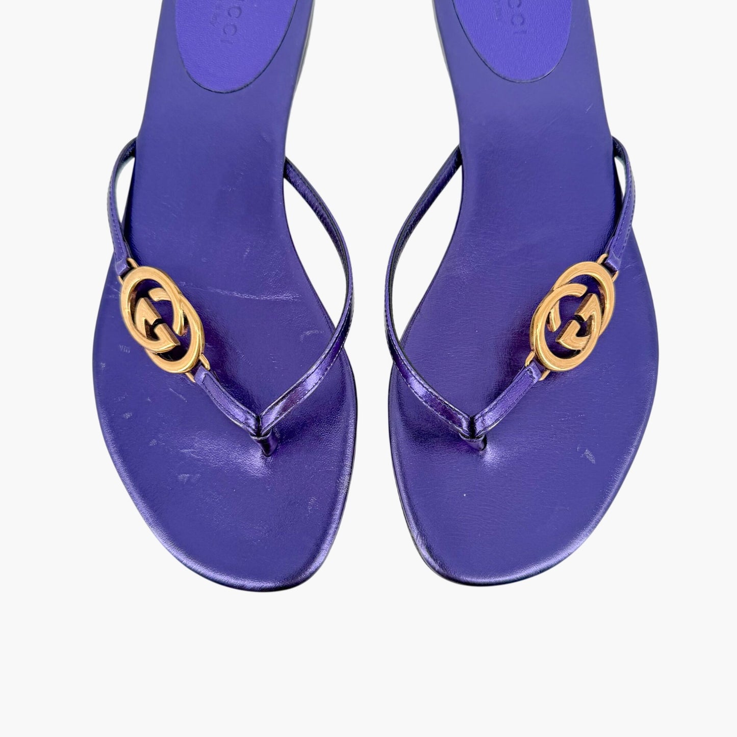 Gucci Interlocking GG Thong Sandals in Metallic Purple Leather Size 37.5