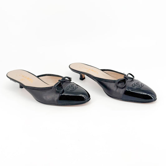 Chanel Vintage CC Cap Toe Kitten Heel Mules in Black Leather – Size 36.5