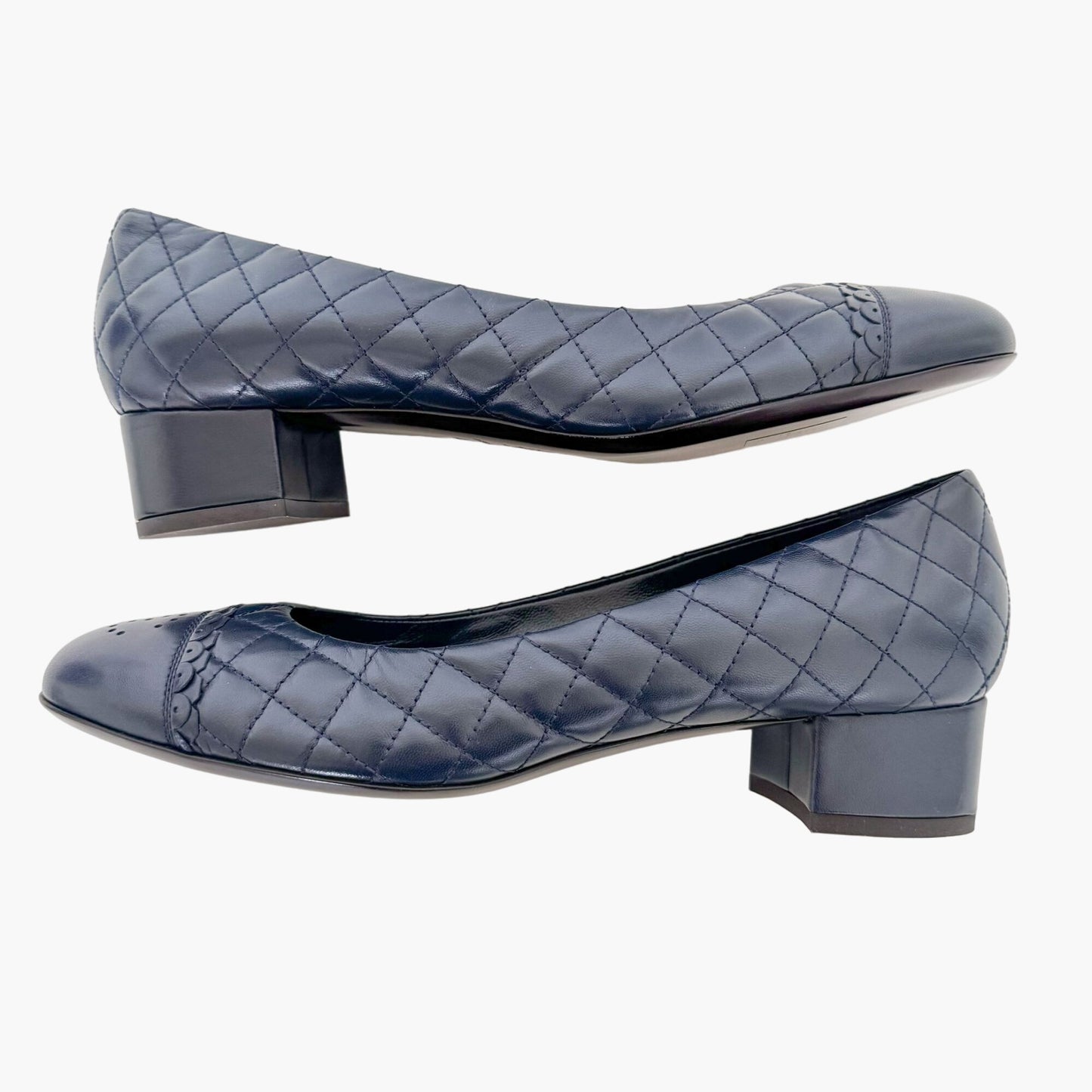 Chanel CC Cap Toe Quilted Pumps in Navy Blue Leather Size 40.5