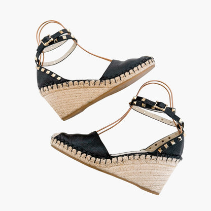 Valentino Garavani Rockstud 85 Espadrille Wedge Sandals in Black Pebbled Leather Size 41