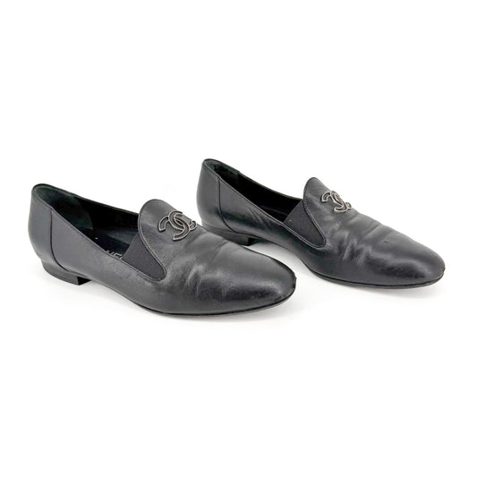 Chanel CC Loafer Flats in Black Leather Size 39