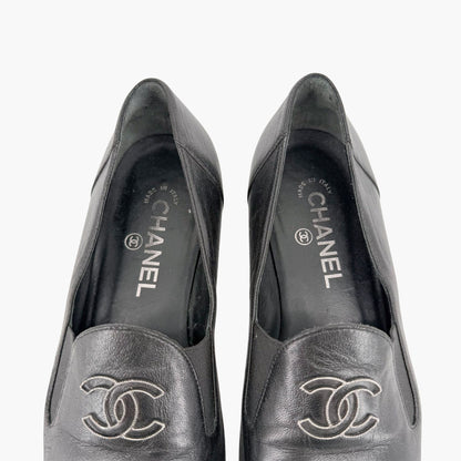 Chanel CC Loafer Flats in Black Leather Size 39