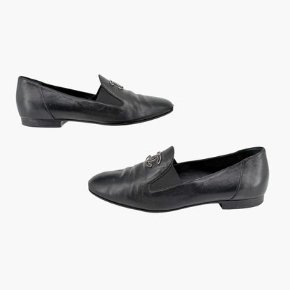 Chanel CC Loafer Flats in Black Leather Size 39