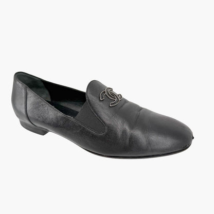 Chanel CC Loafer Flats in Black Leather Size 39