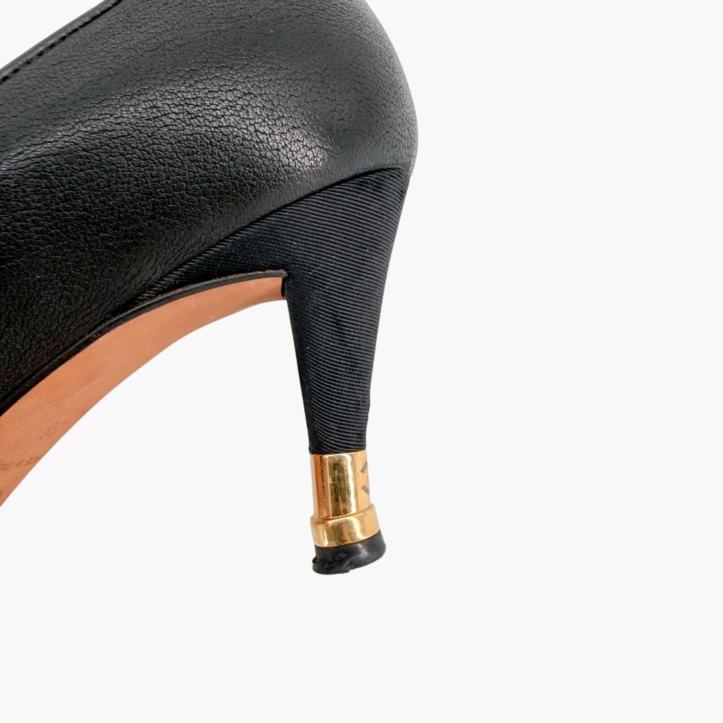 Chanel CC Cap Toe Pumps Heels Black Leather Size 38 US 7-7.5 Women’s