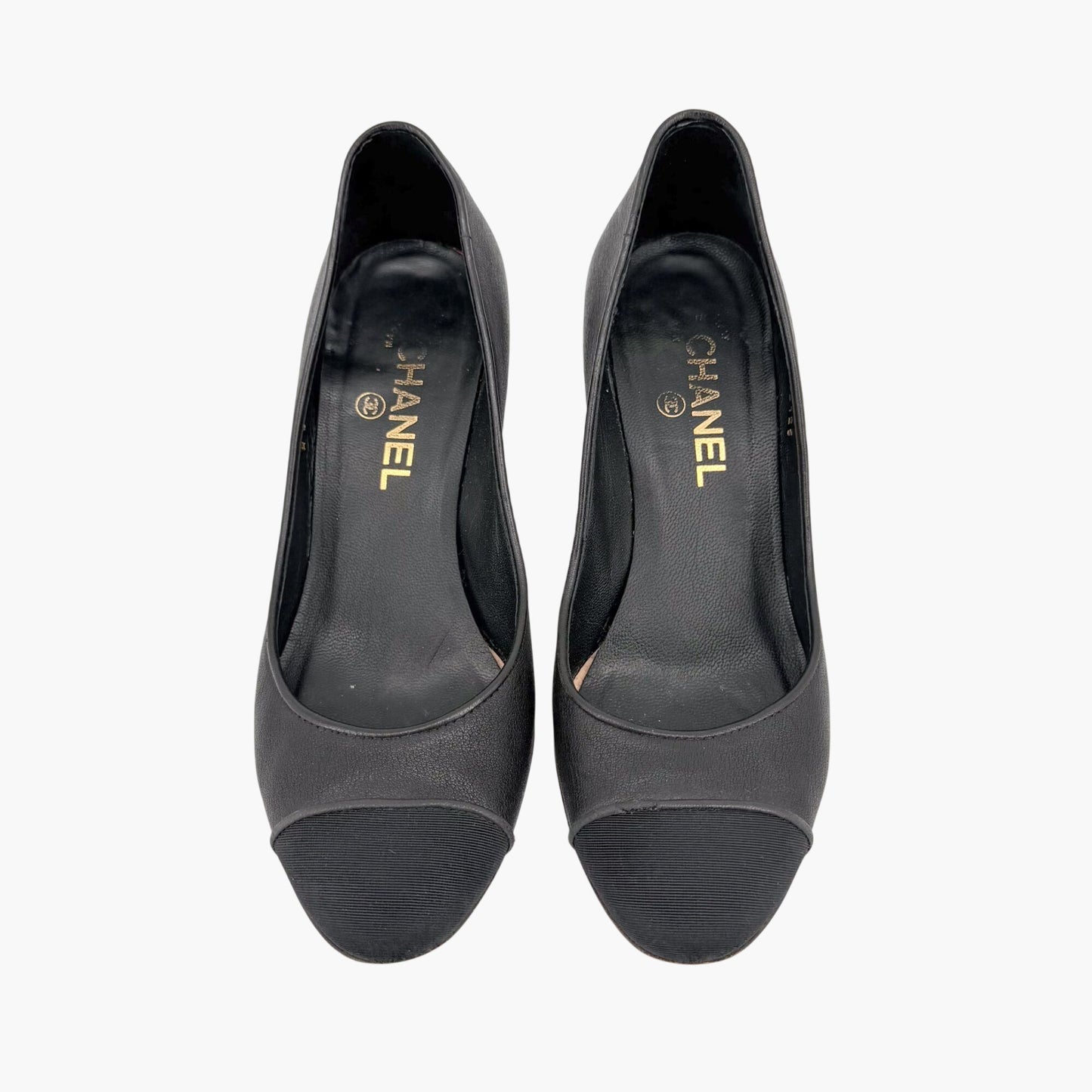 Chanel CC Cap Toe Pumps Heels Black Leather Size 38 US 7-7.5 Women’s