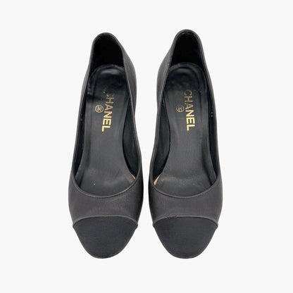 Chanel CC Cap Toe Pumps Heels Black Leather Size 38 US 7-7.5 Women’s
