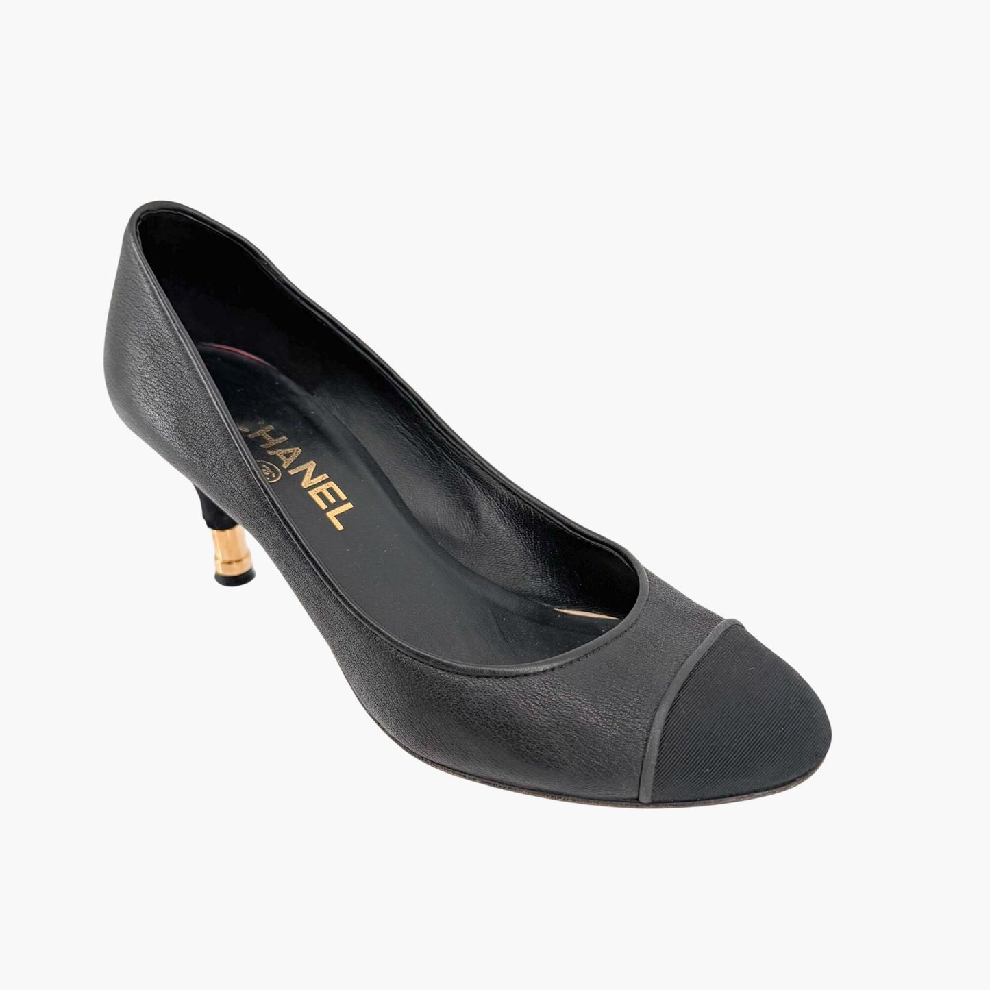 Chanel CC Cap Toe Pumps Heels Black Leather Size 38 US 7-7.5 Women’s