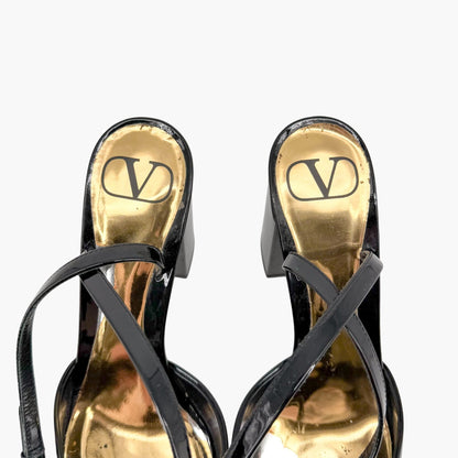 Valentino Garavani One Stud Patent Pumps in Black Patent Leather Size 38