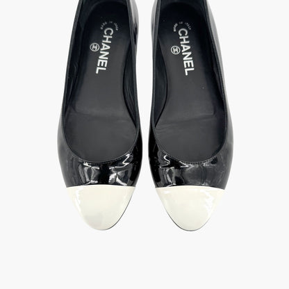 Chanel Cap Toe CC Ballet Flats in Black Patent Leather Size 38.5